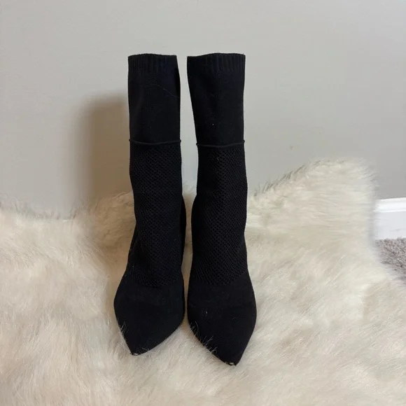 Burberry Kimberly Sock Knit Circle Heel Boots 38.5